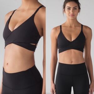 Black Lululemon sports bra